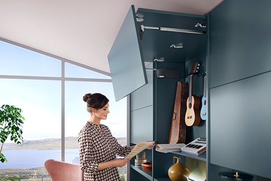 Compases abatibles plegables AVENTOS HF Top