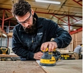 LIJADORA ROTORBITAL DEWALT DWE6423-QS