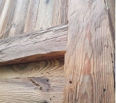 TABLÓN DE MADERA VIEJA RESINOSA 40MM TABLÓN DE MADERA VIEJA RESINOSA 40MM