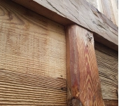 TABLÓN DE MADERA VIEJA RESINOSA 40MM TABLÓN DE MADERA VIEJA RESINOSA 40MM