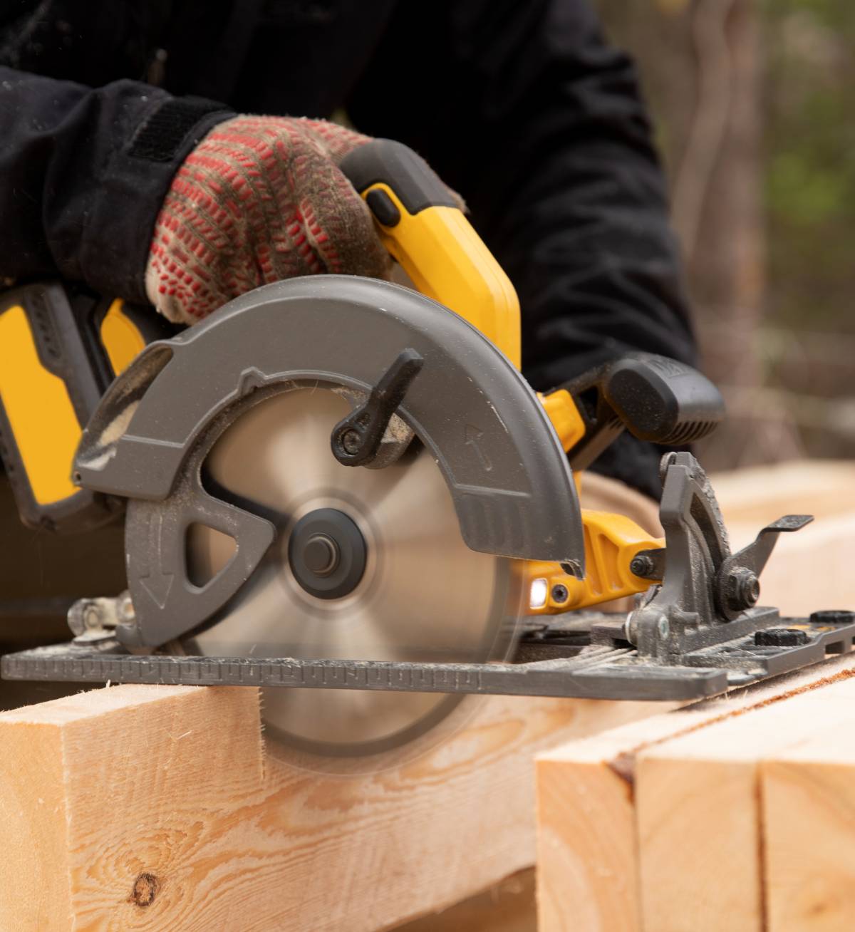 Cómo usar una sierra circular